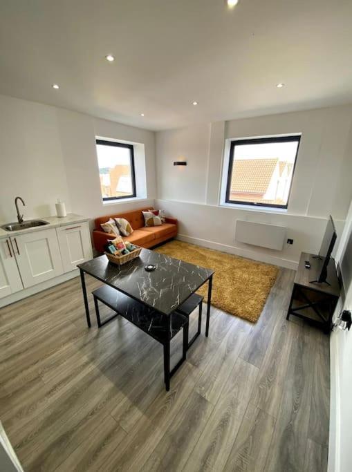 Stylish Centre Flat